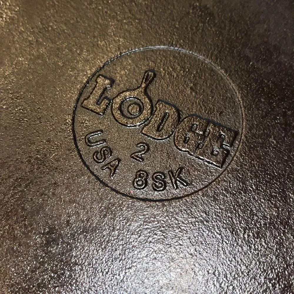 Vintage LODGE Cast Iron USA 8SK Clean Seasoned & Skillet - 10 1/4